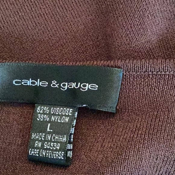 CABLE & GAGE Chocolate Brown 3/4 sleeve Stretchy Top w/Open Neckline Detail - Picture 8 of 10